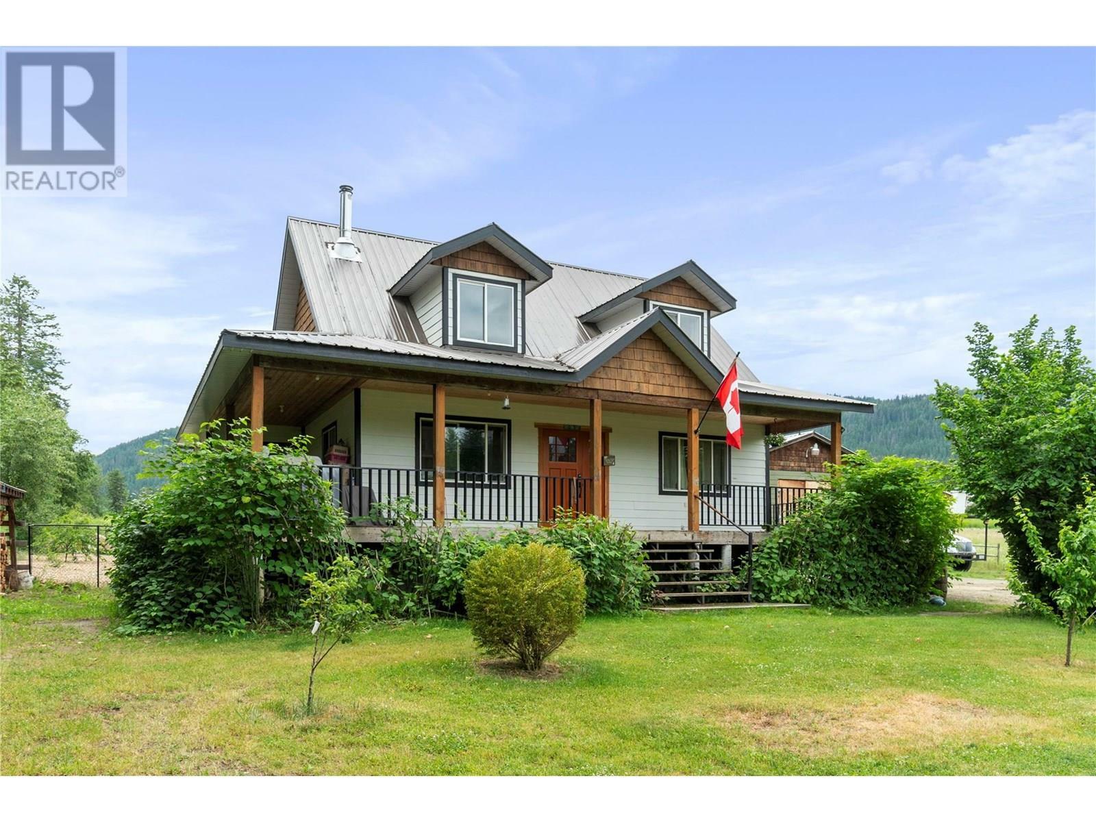 4150 20 Avenue Southeast  Salmon Arm BC V1E 1X9 photo