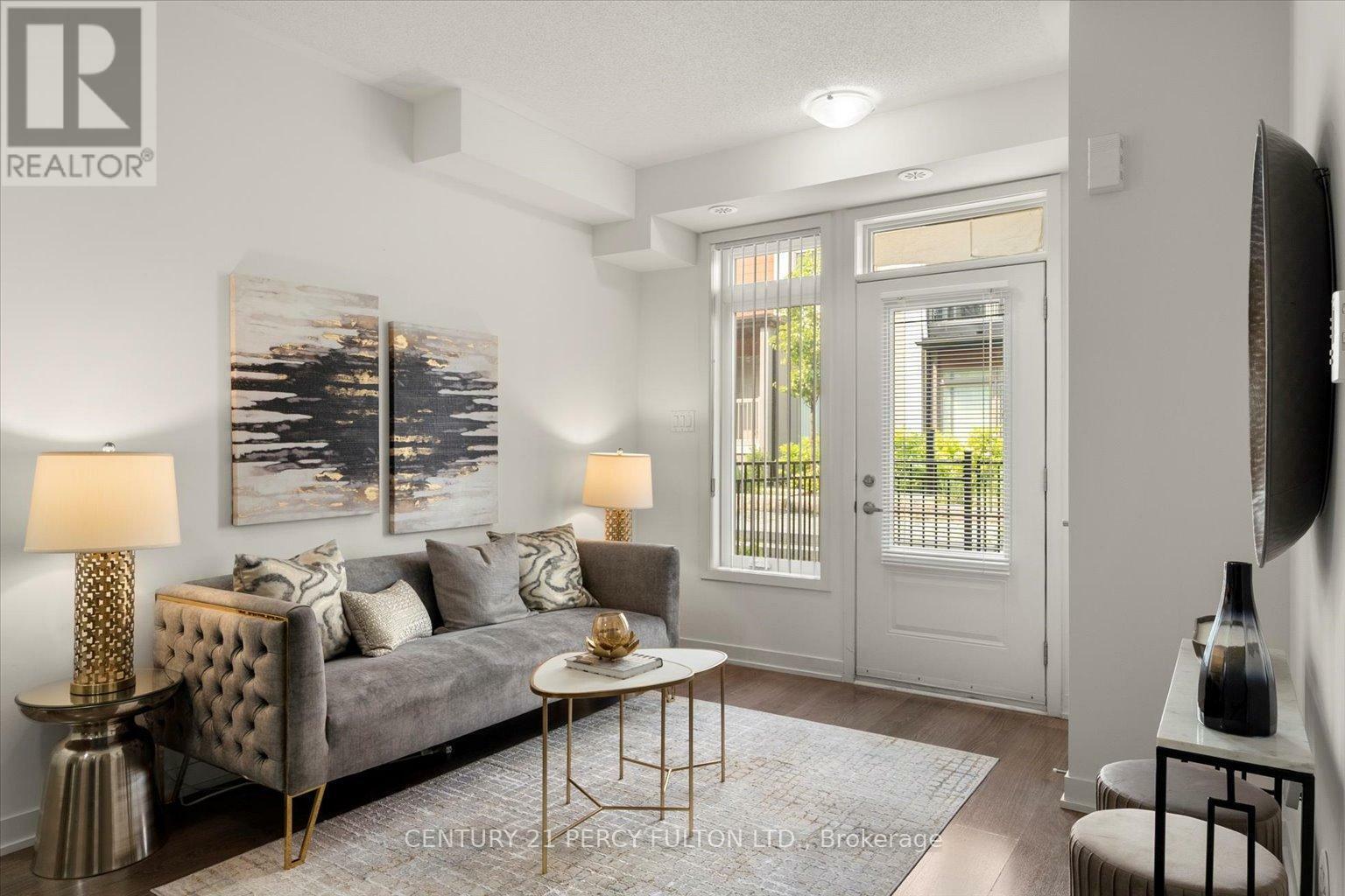 Property Photo: 70 Orchid Place Drive 19 ON M1B 0C4
