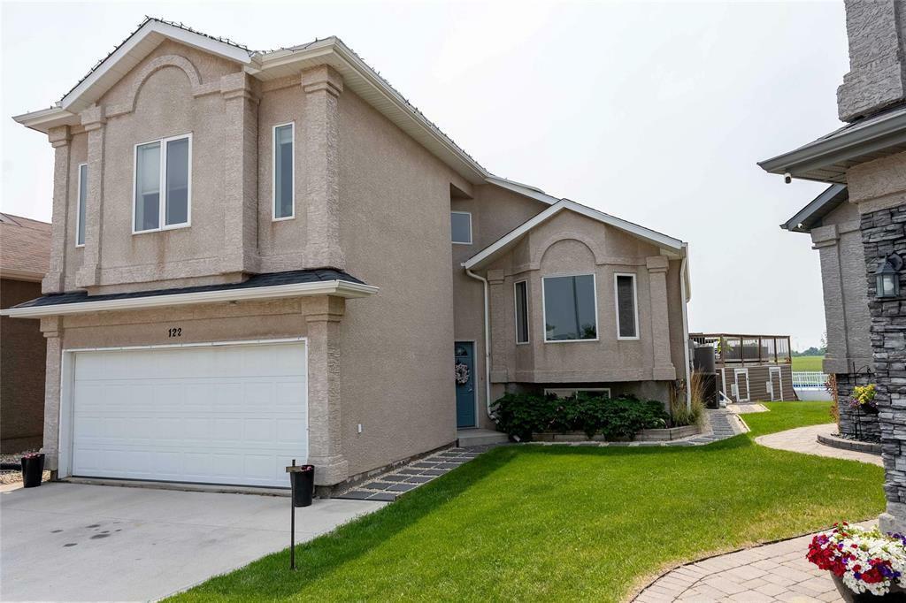 Property Photo: 122 La Porte Drive MB R3V 0A9