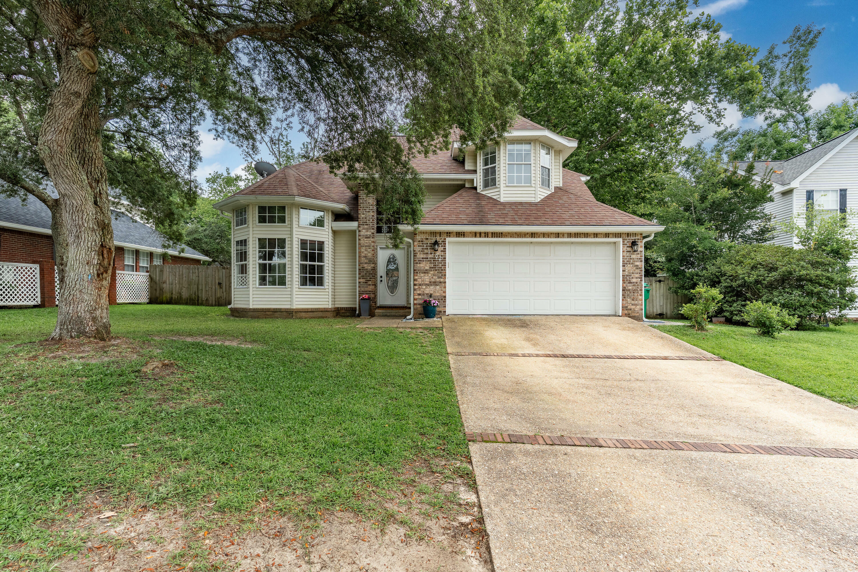 Property Photo: 1702 Dellmont Cove FL 32578