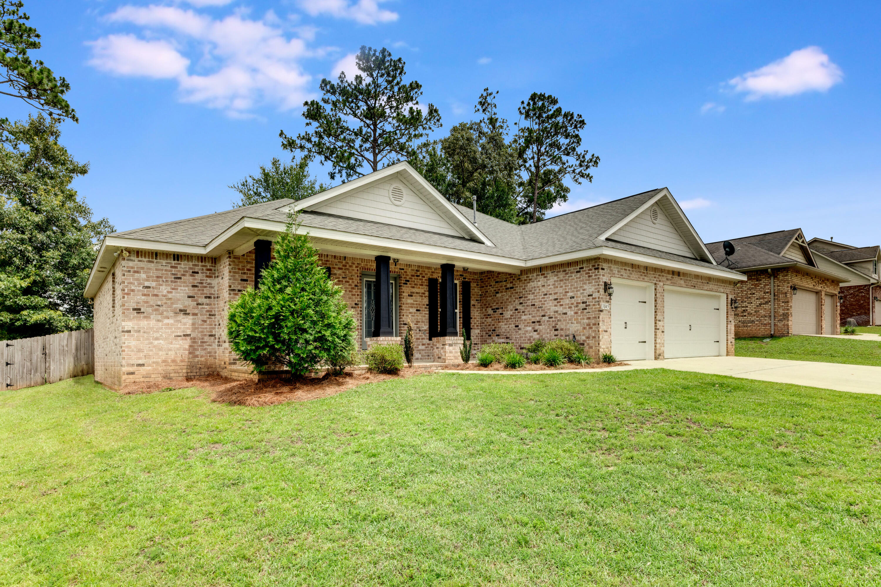 Property Photo:  3045 Crown Creek Circle  FL 32539 
