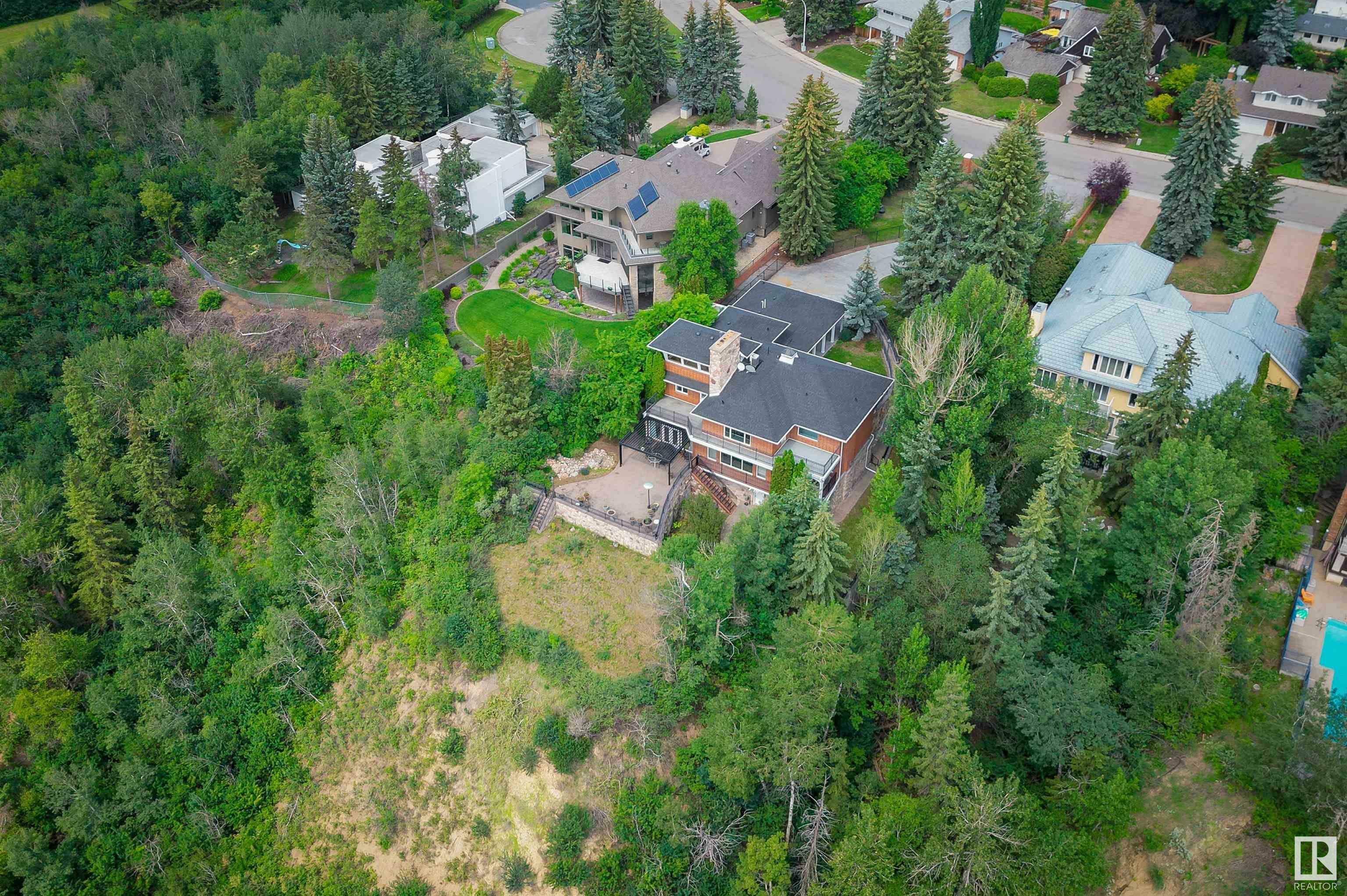Property Photo: 179 Quesnell Crescent NW AB T5R 5P1
