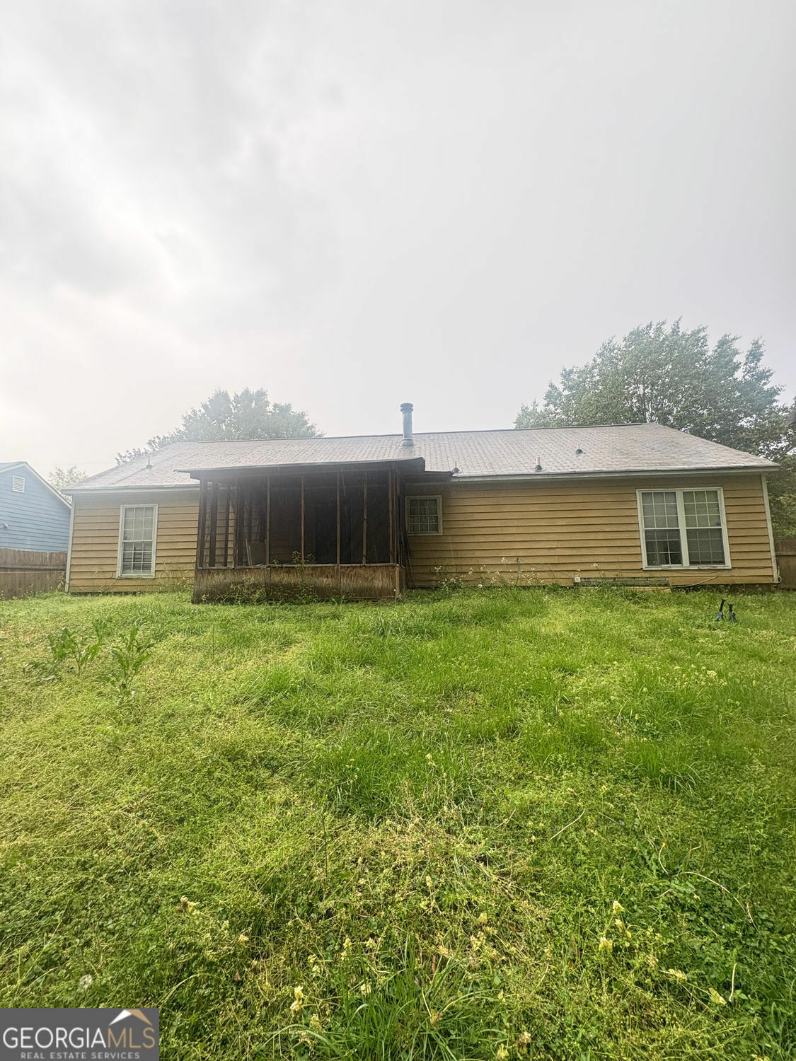 Property Photo: 3040 Garnet Way GA 30349