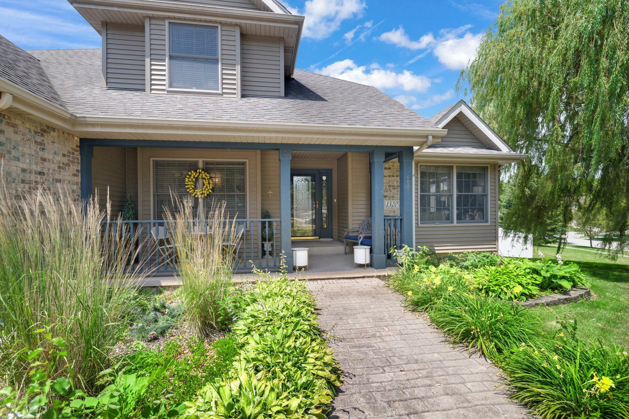 Property Photo:  1320 Tanglewood Court  IN 46307 