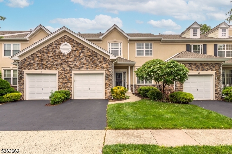 Property Photo: 15 Fernwood Ct NJ 08889