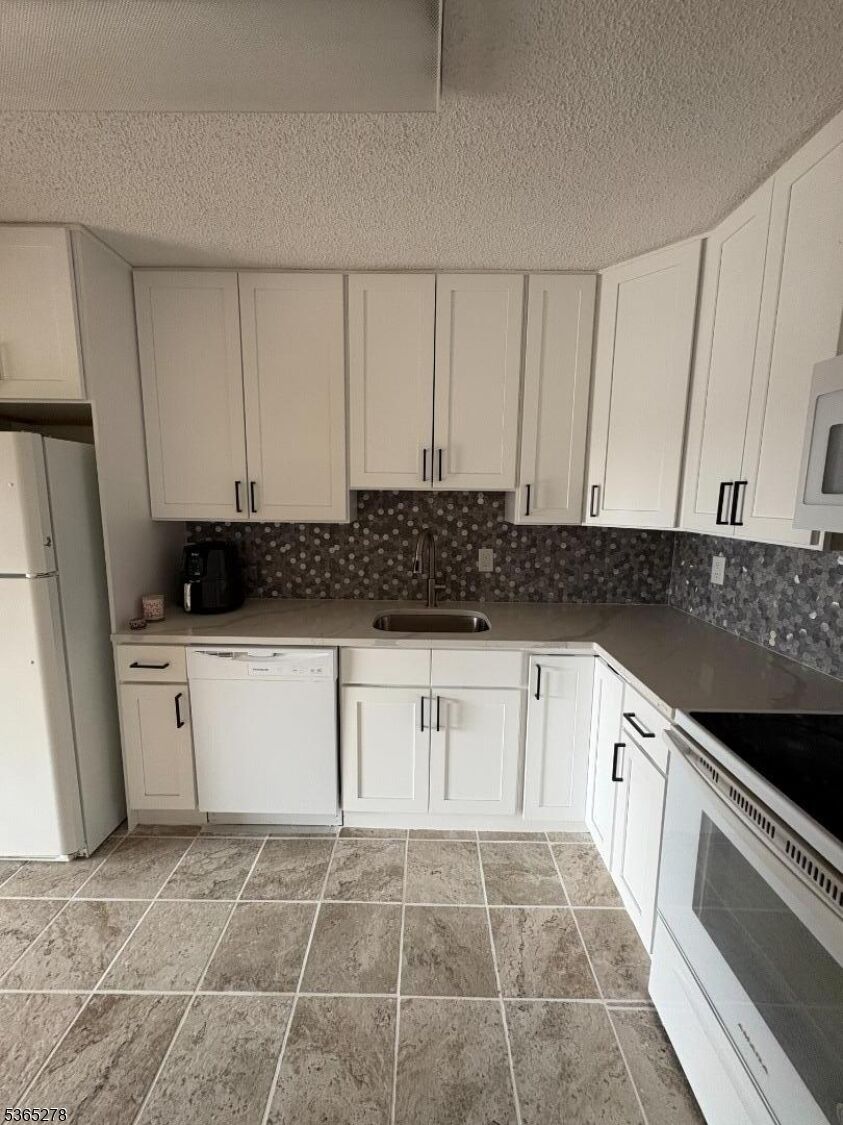 Property Photo:  10 N Wood Ave 316  NJ 07036 