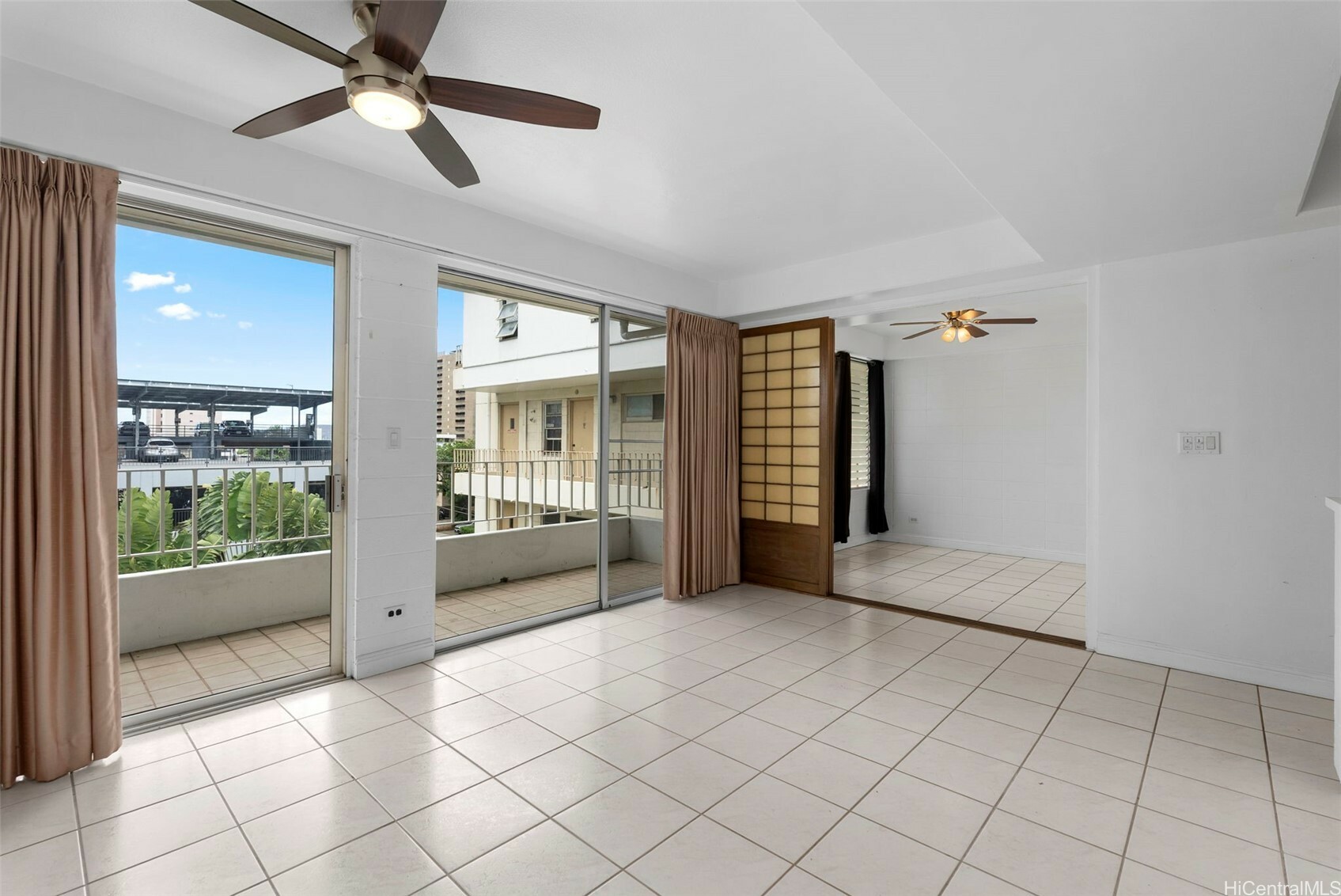 Property Photo:  1425 Punahou Street 404  HI 96822 