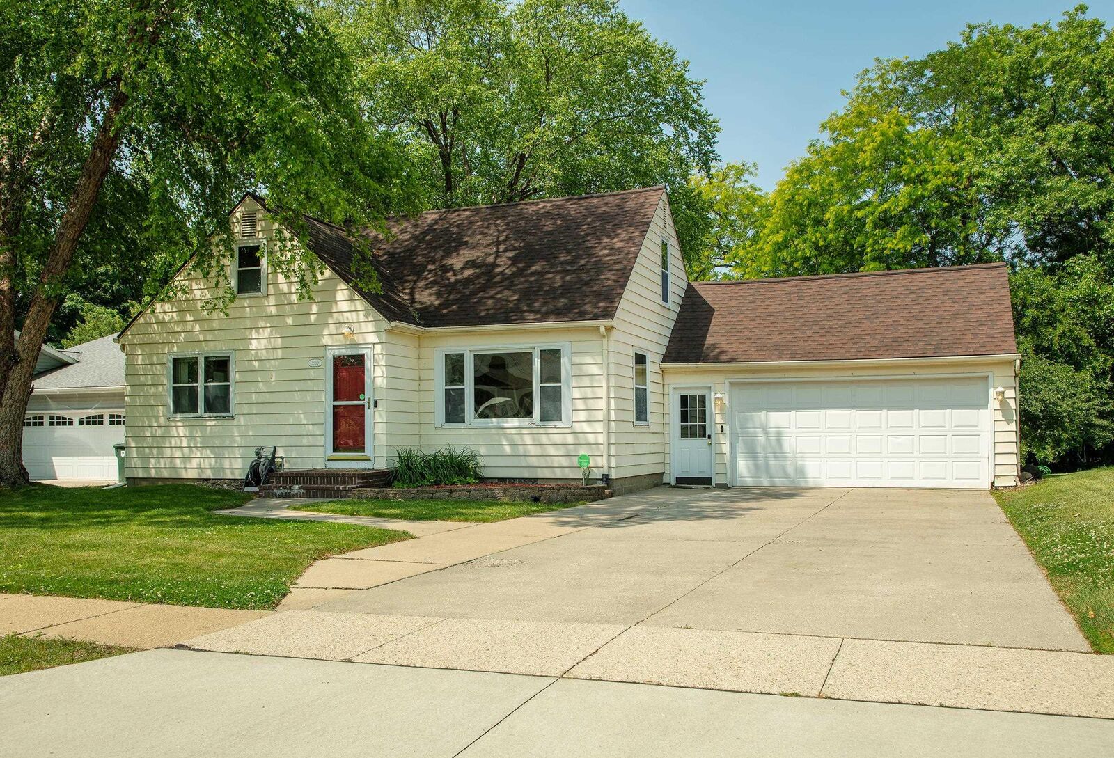 Property Photo:  3509 McClain Drive  IA 50613 