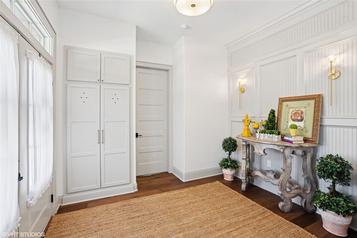 Property Photo:  1811 SW Oak Street  IA 50023 