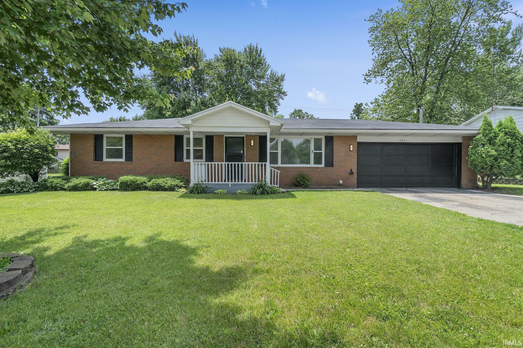 Property Photo: 1202 W Lincoln Avenue IN 46526-2131