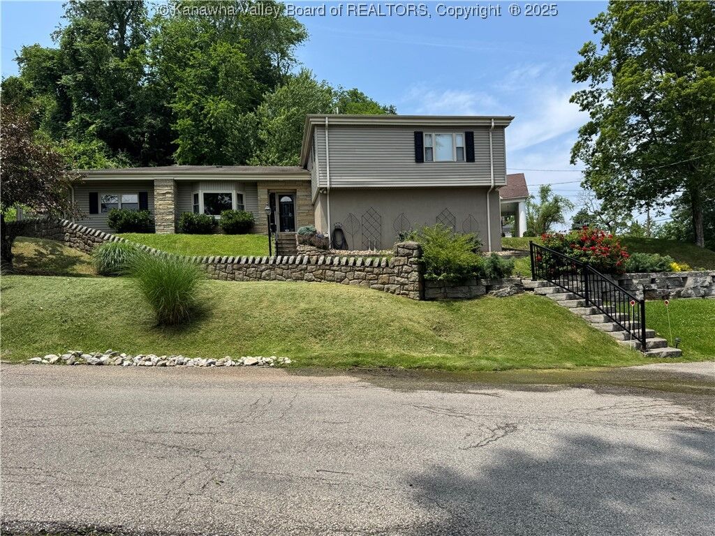 Property Photo:  201 Sheridan Circle  WV 24314 