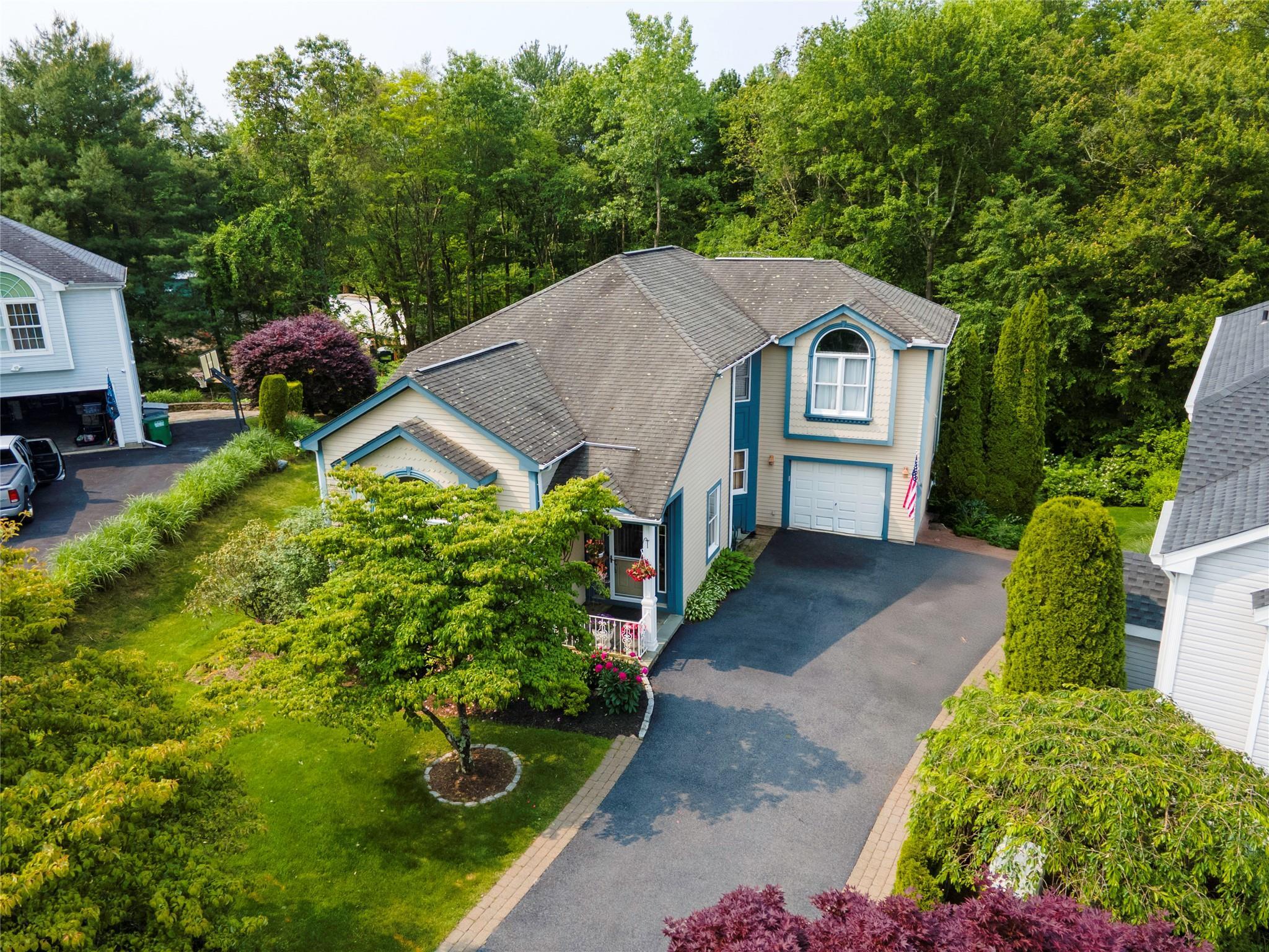 Property Photo:  32 Coventry Circle  NY 10541 