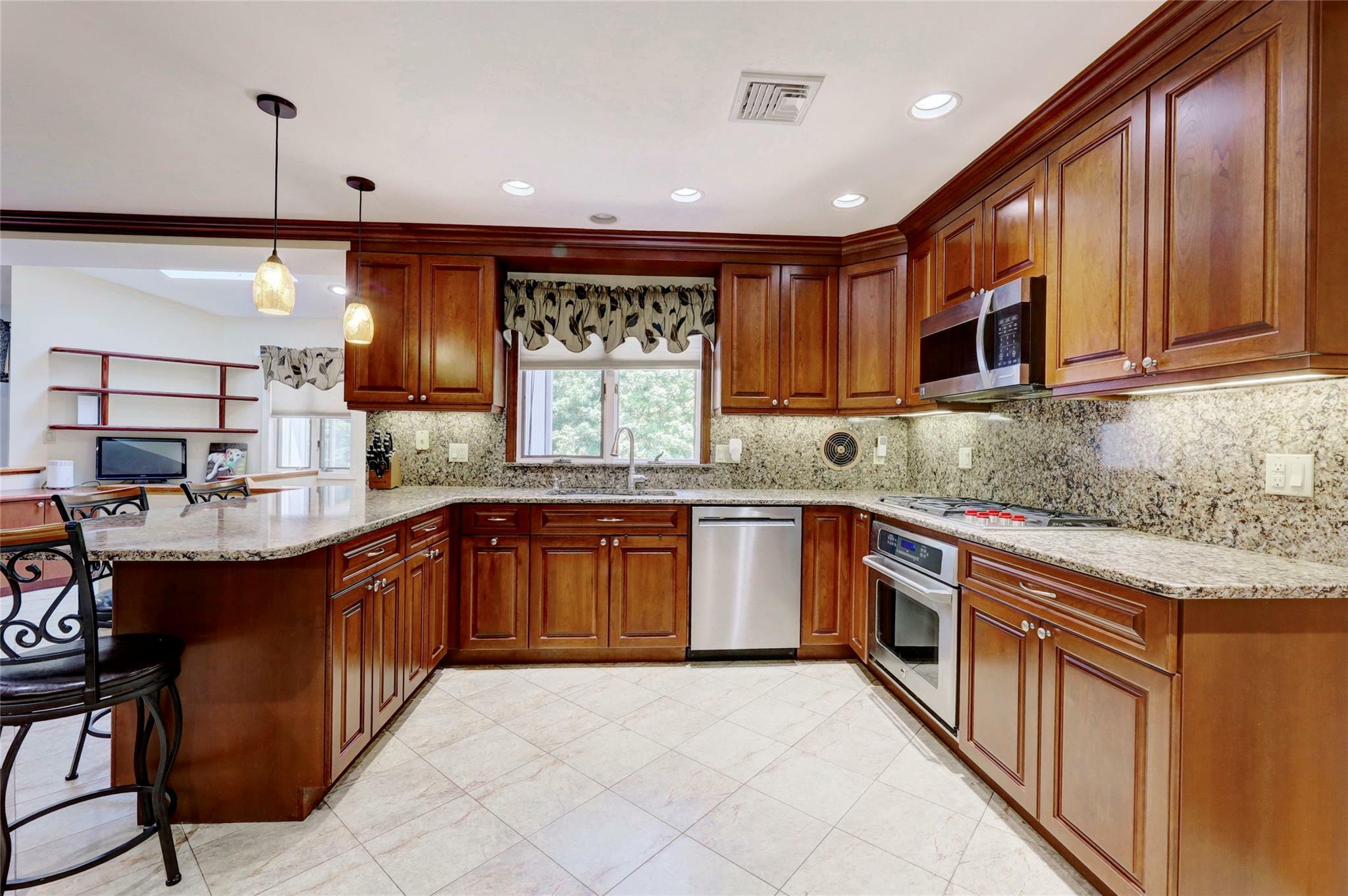 Property Photo:  48 Snowdrop Drive  NY 10956 