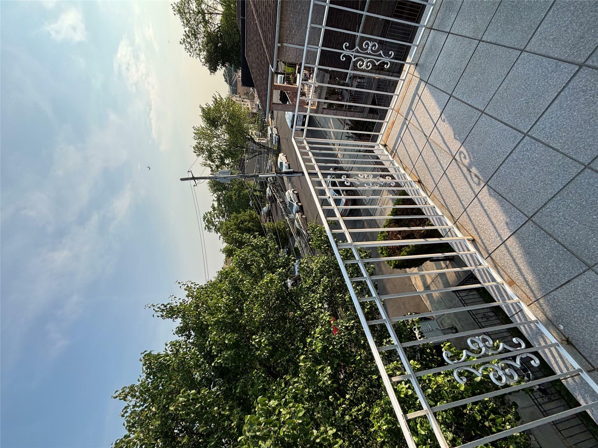 Property Photo: 3309 Griswold Avenue NY 10465