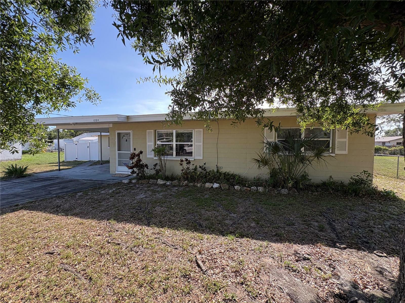 Property Photo: 1224 38th Street W FL 34205