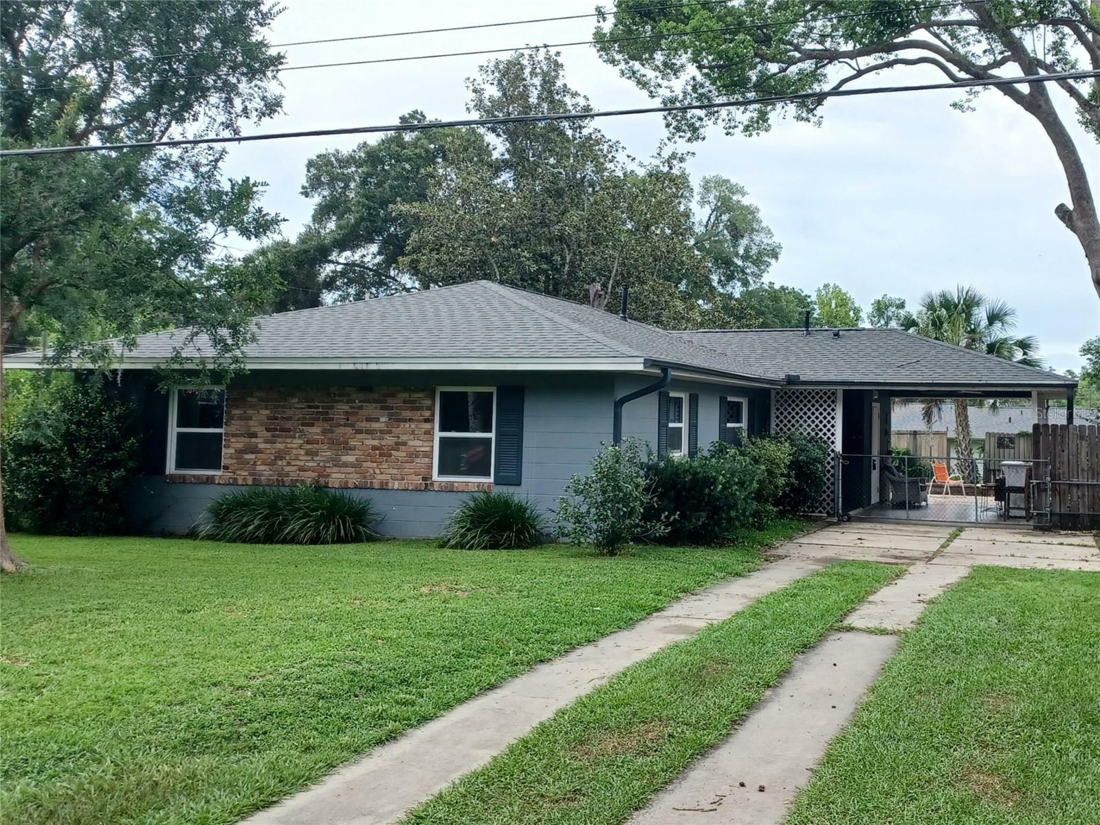 Property Photo:  3709 NE 4th Street  FL 34470 