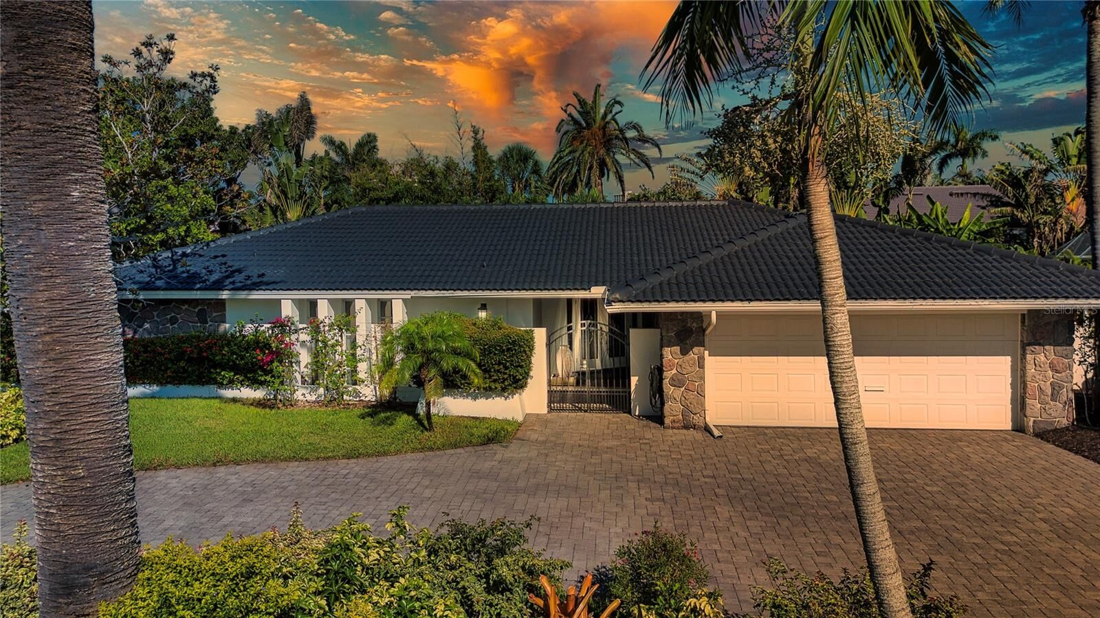 Property Photo: 483 Partridge Circle FL 34236