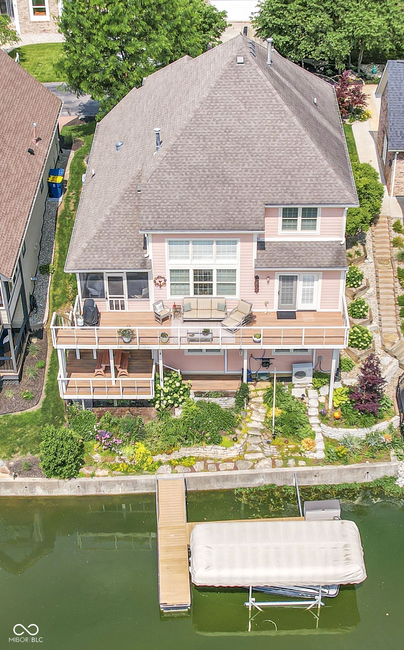Property Photo: 11244 Blackwalnut Point IN 46236