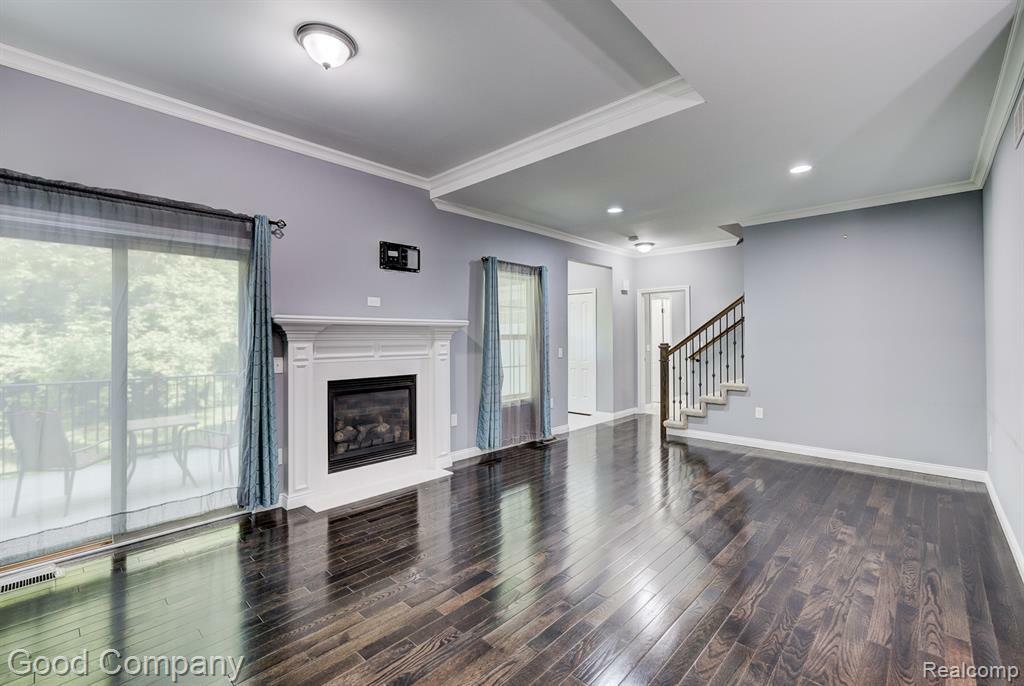 Property Photo: 1724 Barrington Court MI 48360 1328