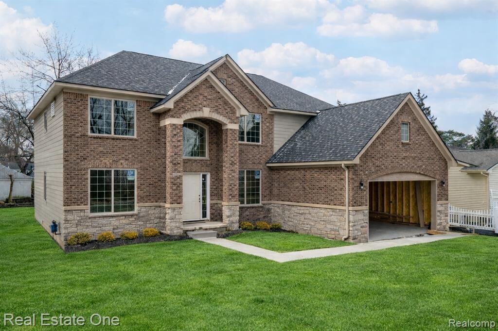 Property Photo:  3122 Frankton Drive  MI 48083 5072 