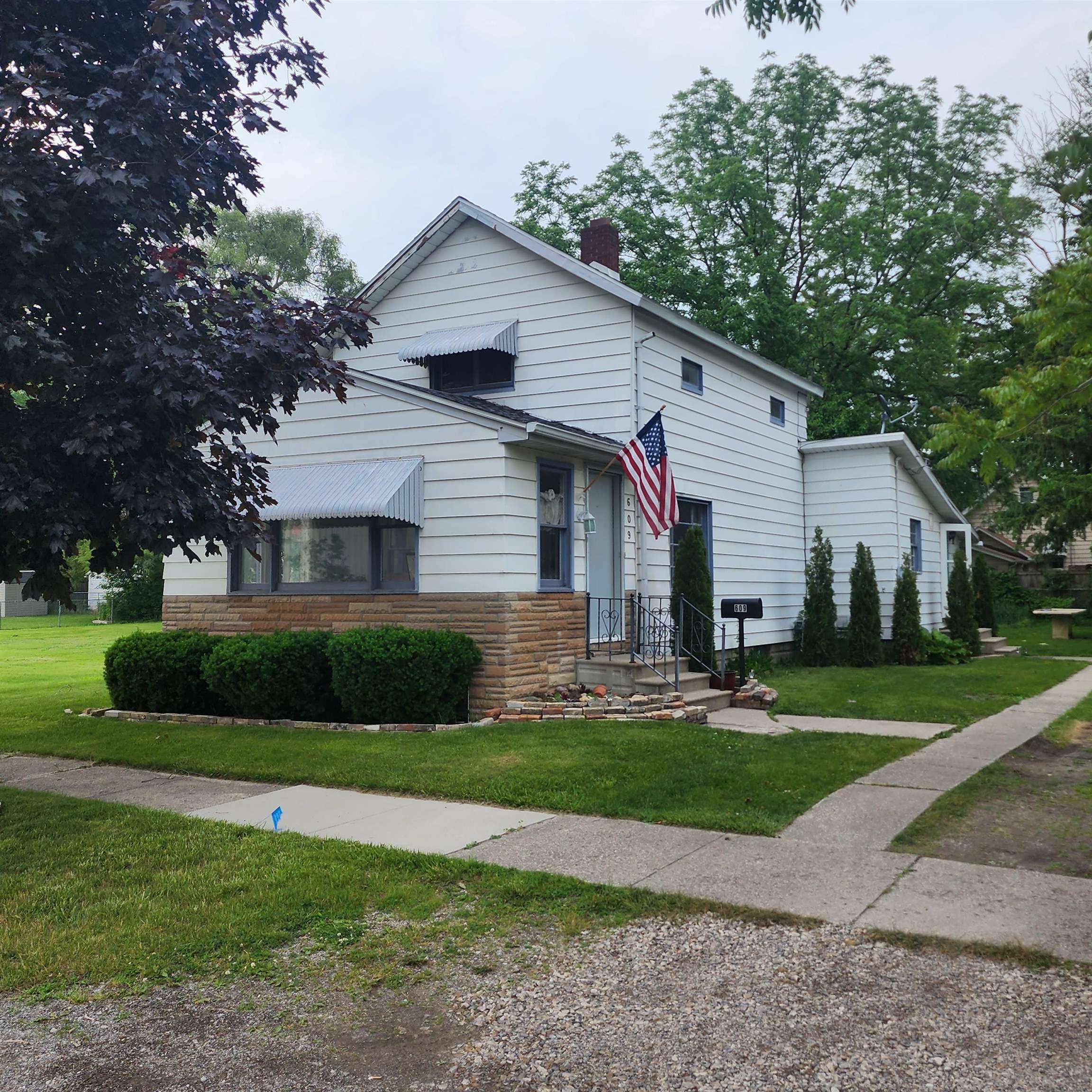Property Photo: 609 McCormick Street MI 48708