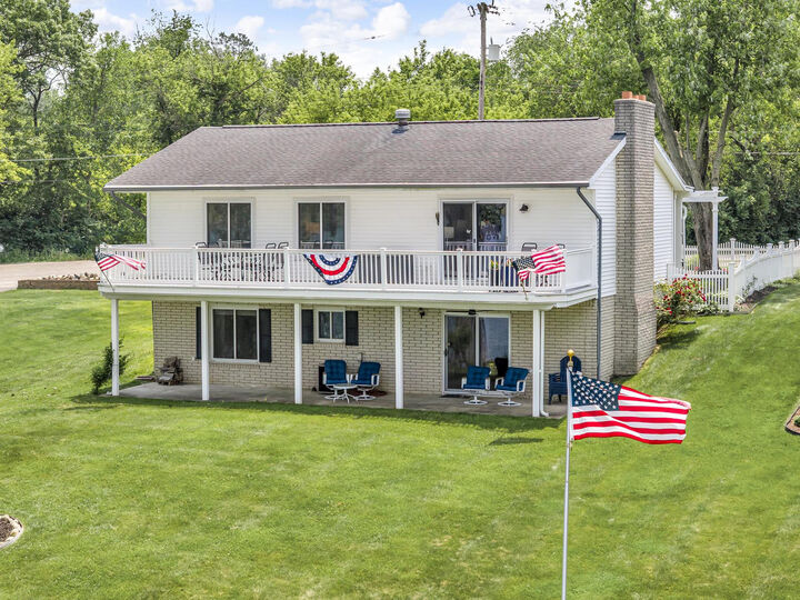 Property Photo: 11786 E Sauk Trail MI 49249