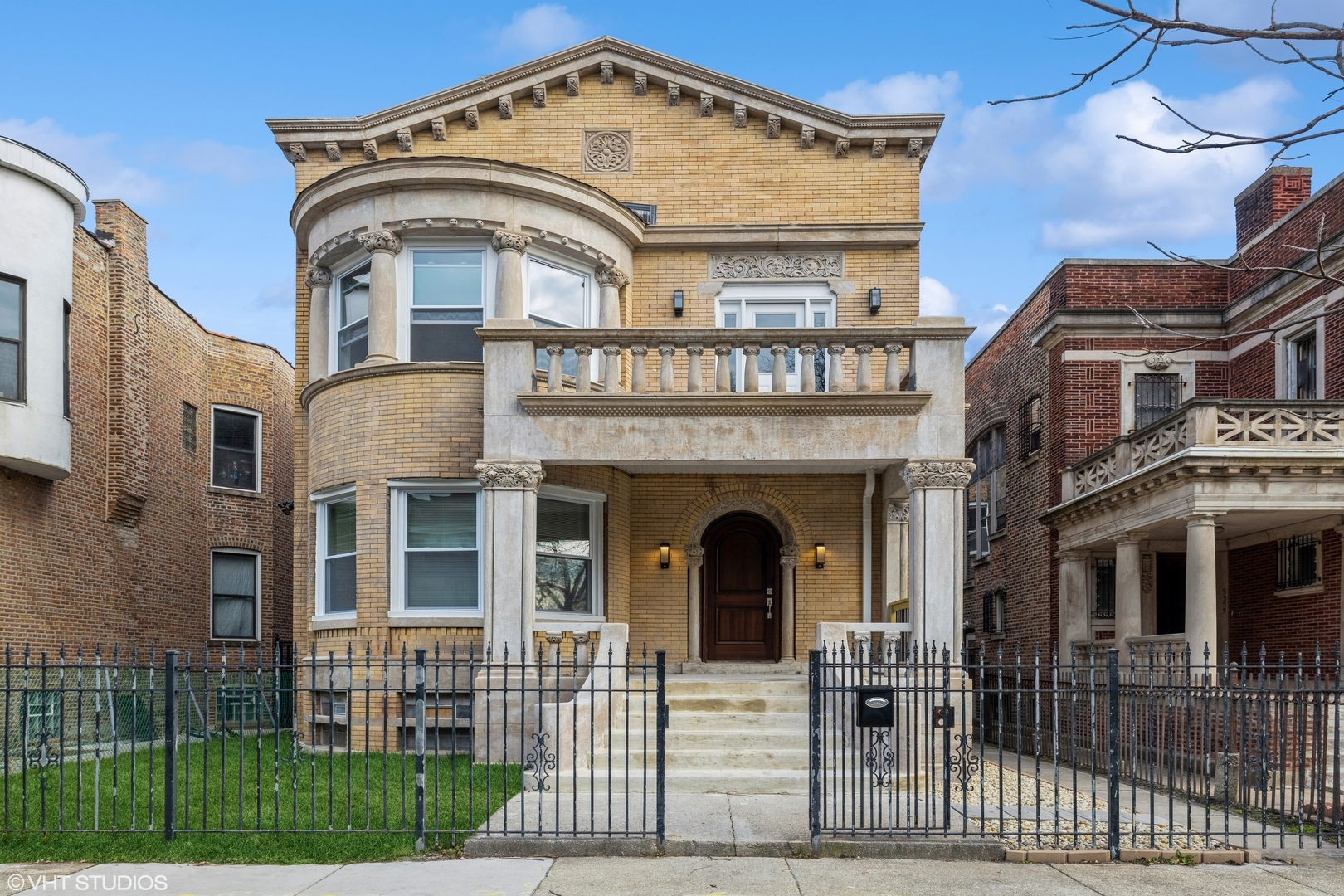 Property Photo: 5353 S Michigan Avenue 1F IL 60615