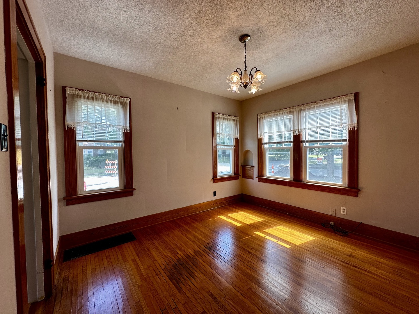 Property Photo:  201 S Jackson Street  IL 61727 