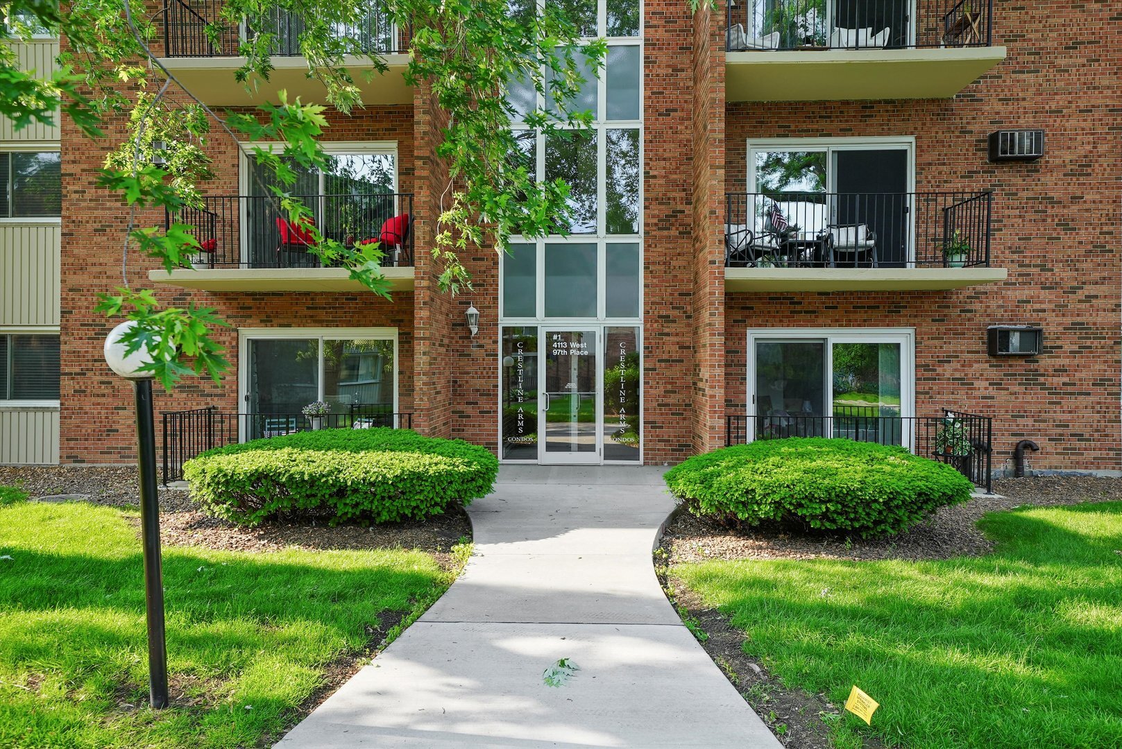 Property Photo:  4113 W 97th Place 104  IL 60453 