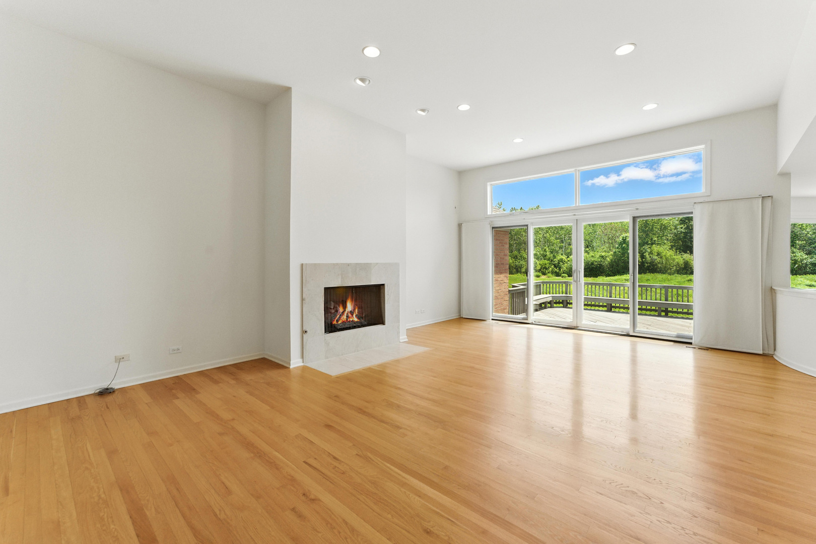 Property Photo: 2471 Augusta Way IL 60035