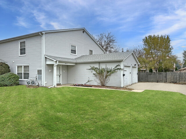 Property Photo:  1401 N Glen Circle D  IL 60506 