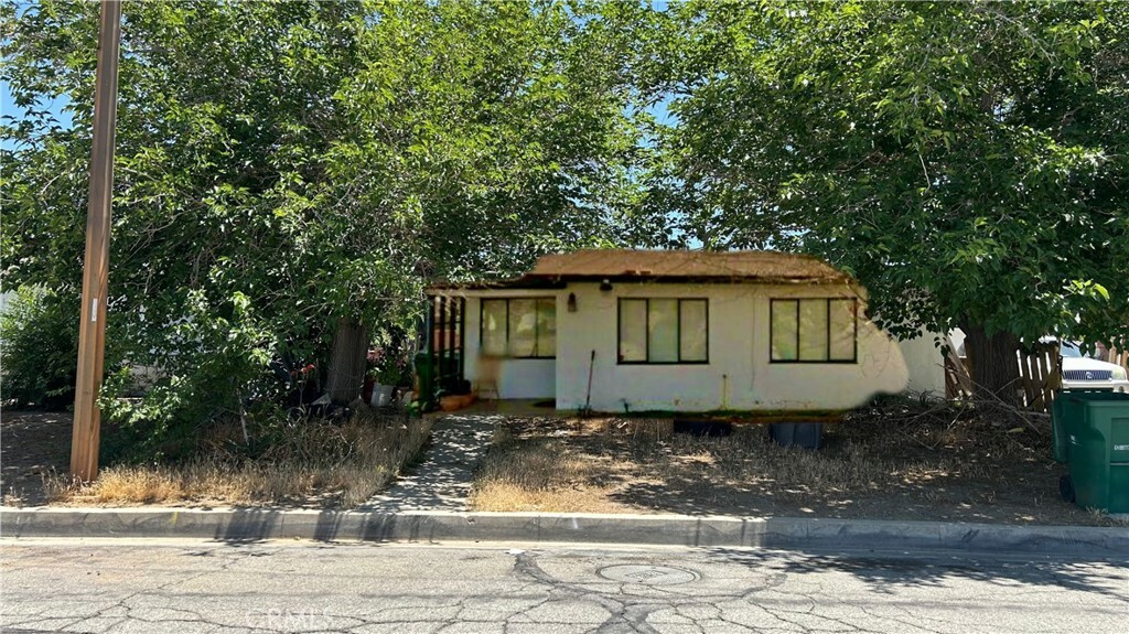 Property Photo:  2024 Sweetbrier Street  CA 93550 