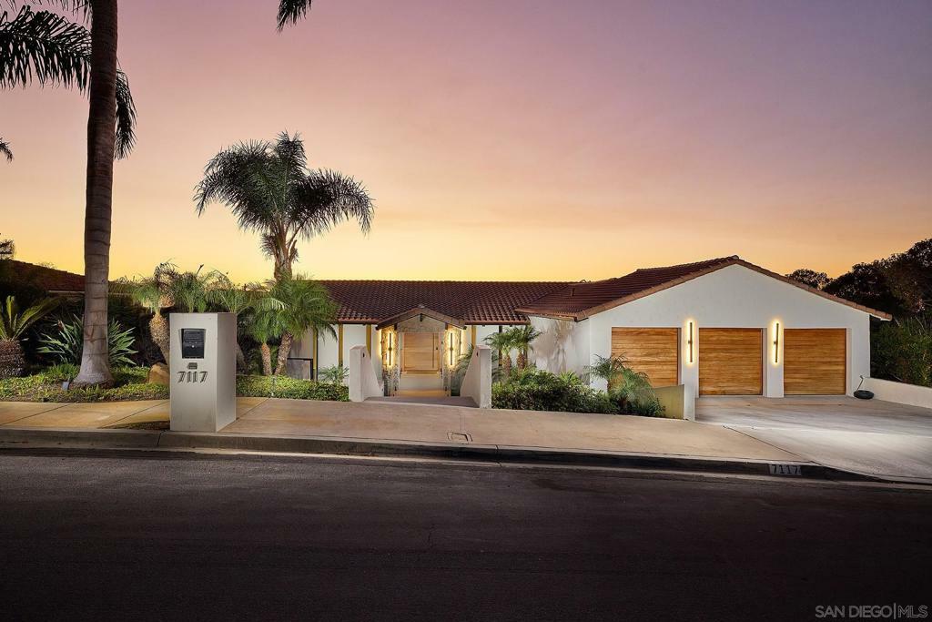 Property Photo: 7117 Obelisco Cir CA 92009