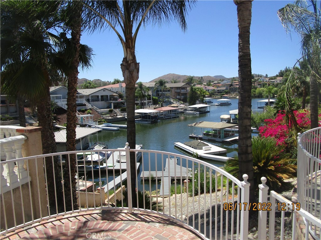 Property Photo: 30186 Land'S End Place CA 92587