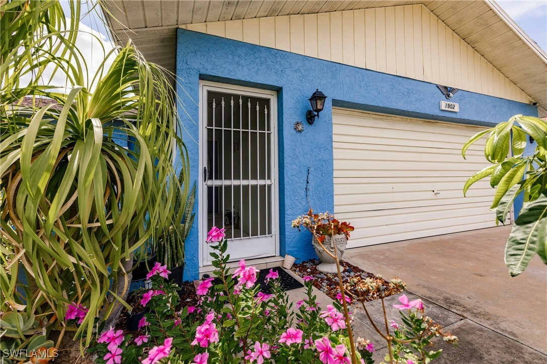Property Photo: 1902 SE 15th Place FL 33990