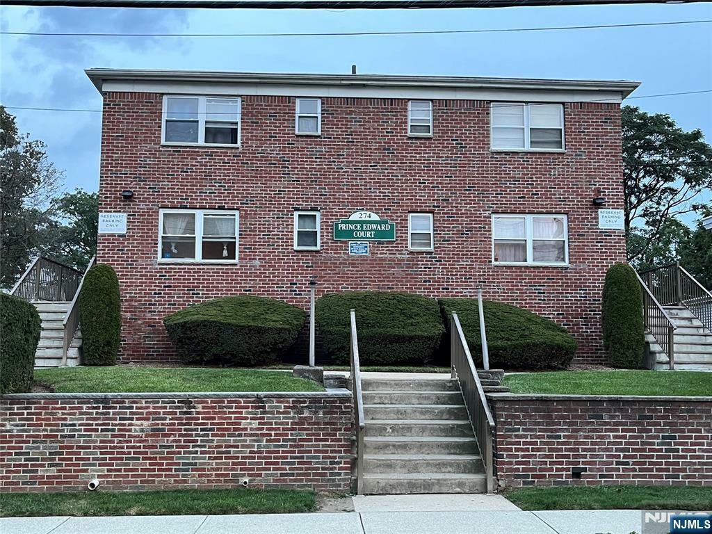 Property Photo:  274 Park Street 5  NJ 07601 