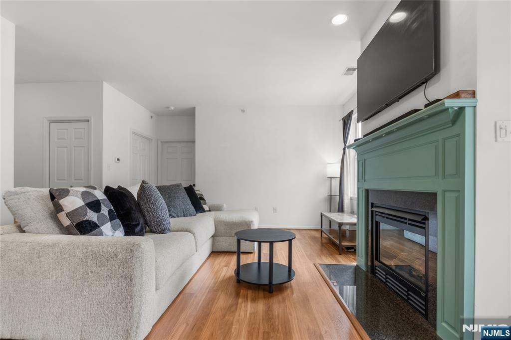 Property Photo: 68 Mountainview Court NJ 07457