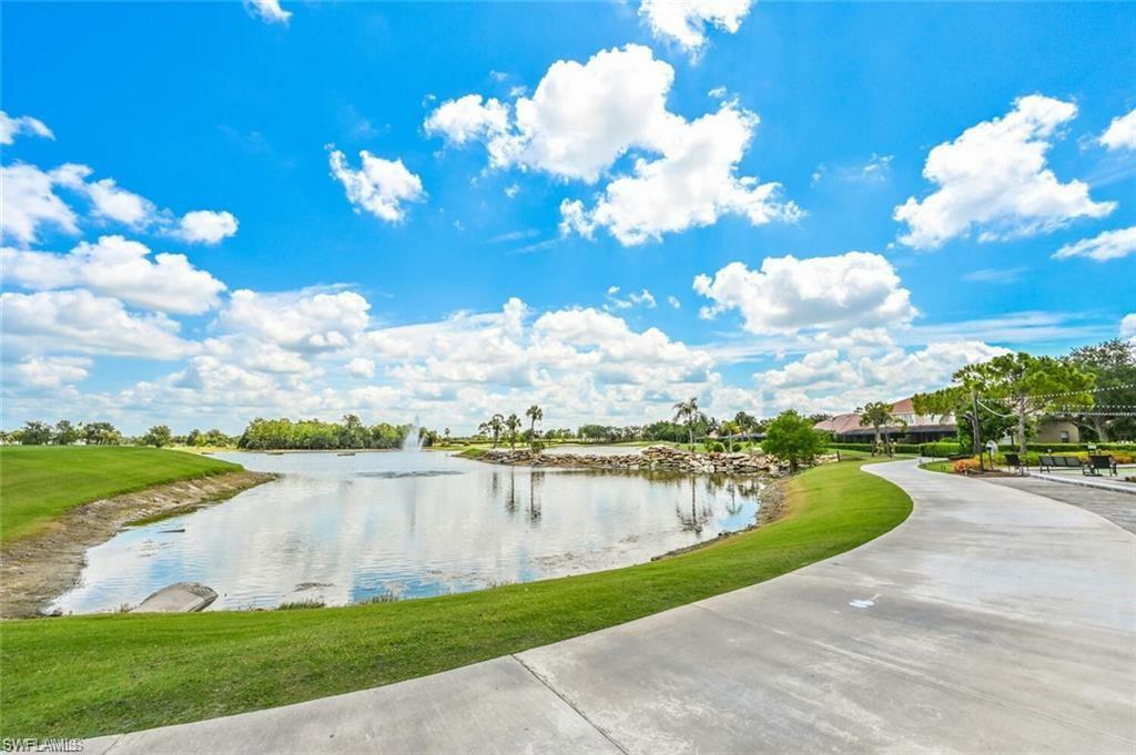 Property Photo: 6065 Pinnacle Ln 1001 FL 34110
