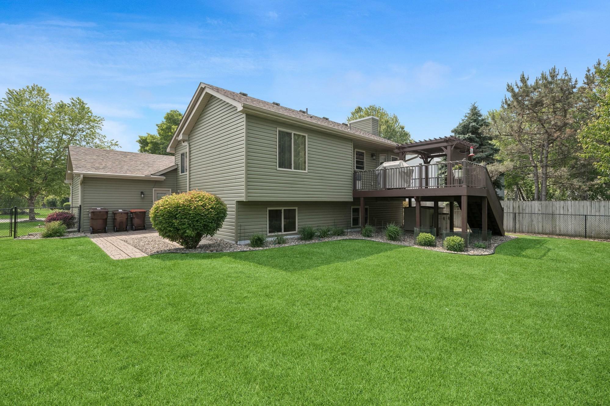 Property Photo: 1046 Bonnieview Drive MN 55129