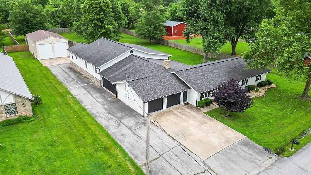 Property Photo: 1711 Mayflower Road AR 72713