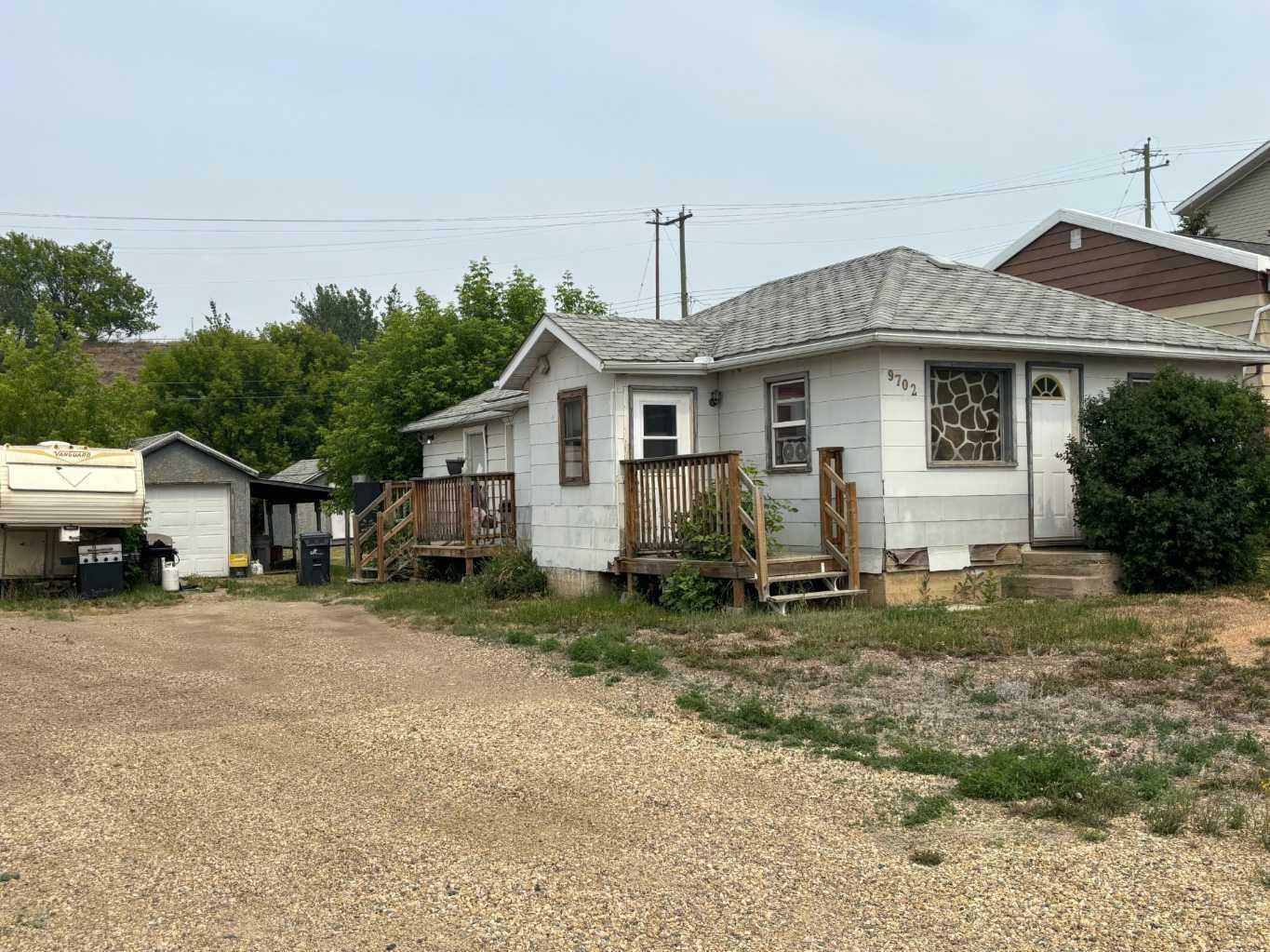 Property Photo: 9702 94 Avenue AB T8S 1J1