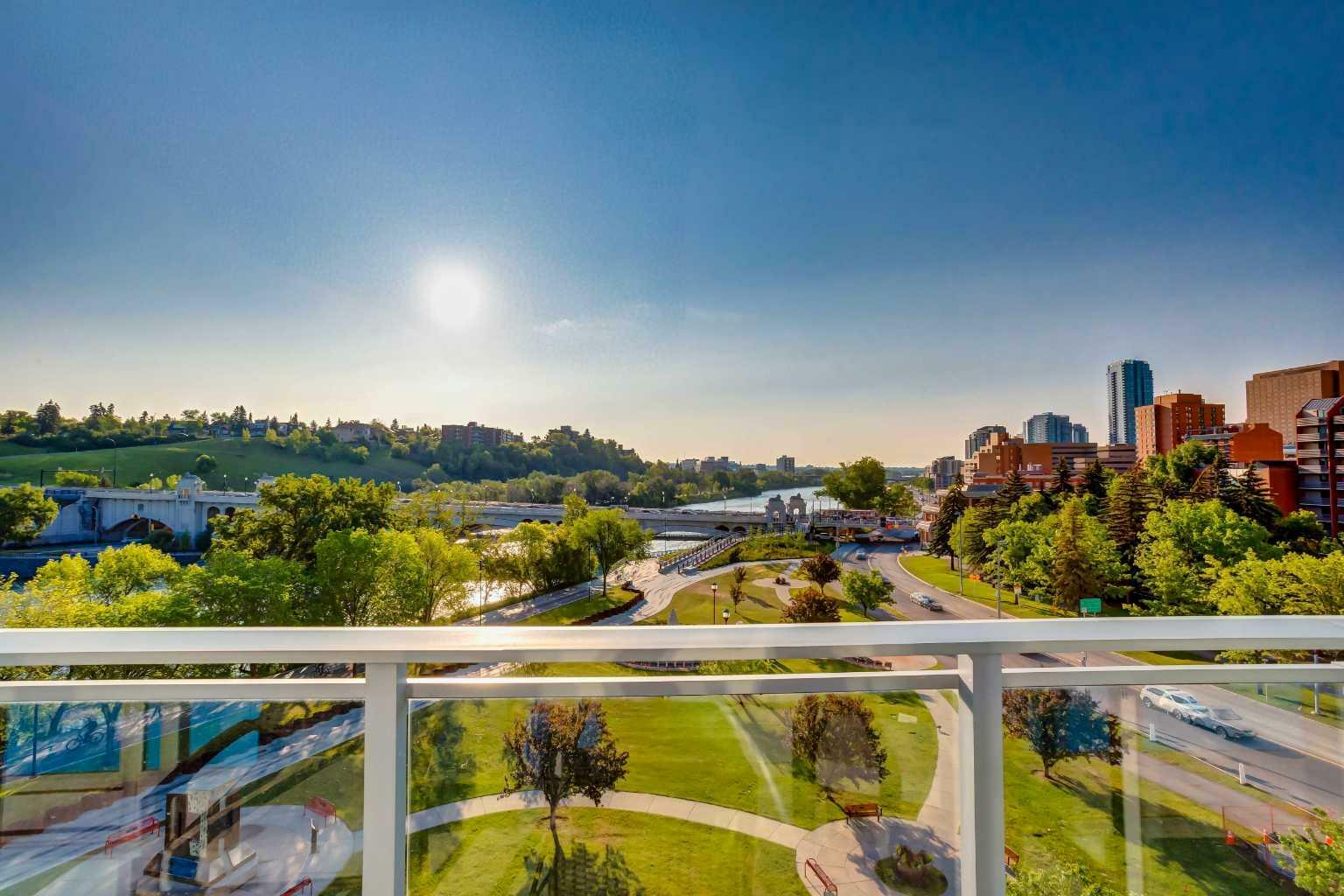 Property Photo: 118 Waterfront Court SW 603 AB T2P 1K8