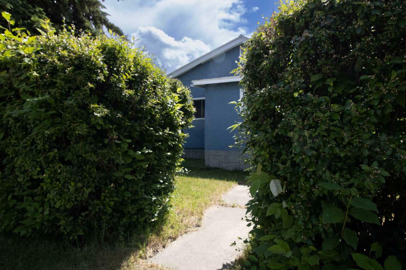 Property Photo: 2027 19 Avenue AB T0M 0K0