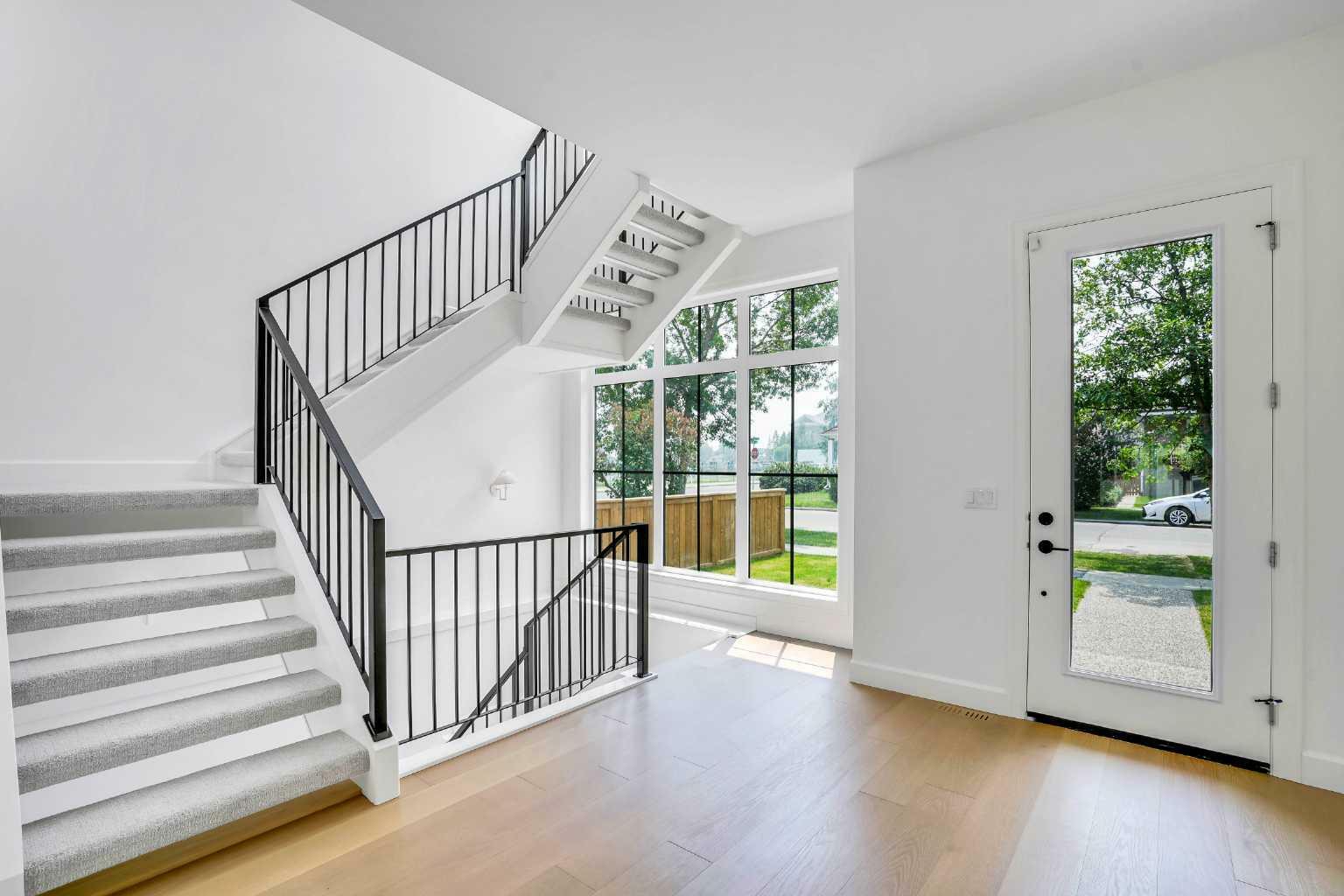 Property Photo: 636 10 Avenue NE AB T2E 0X8