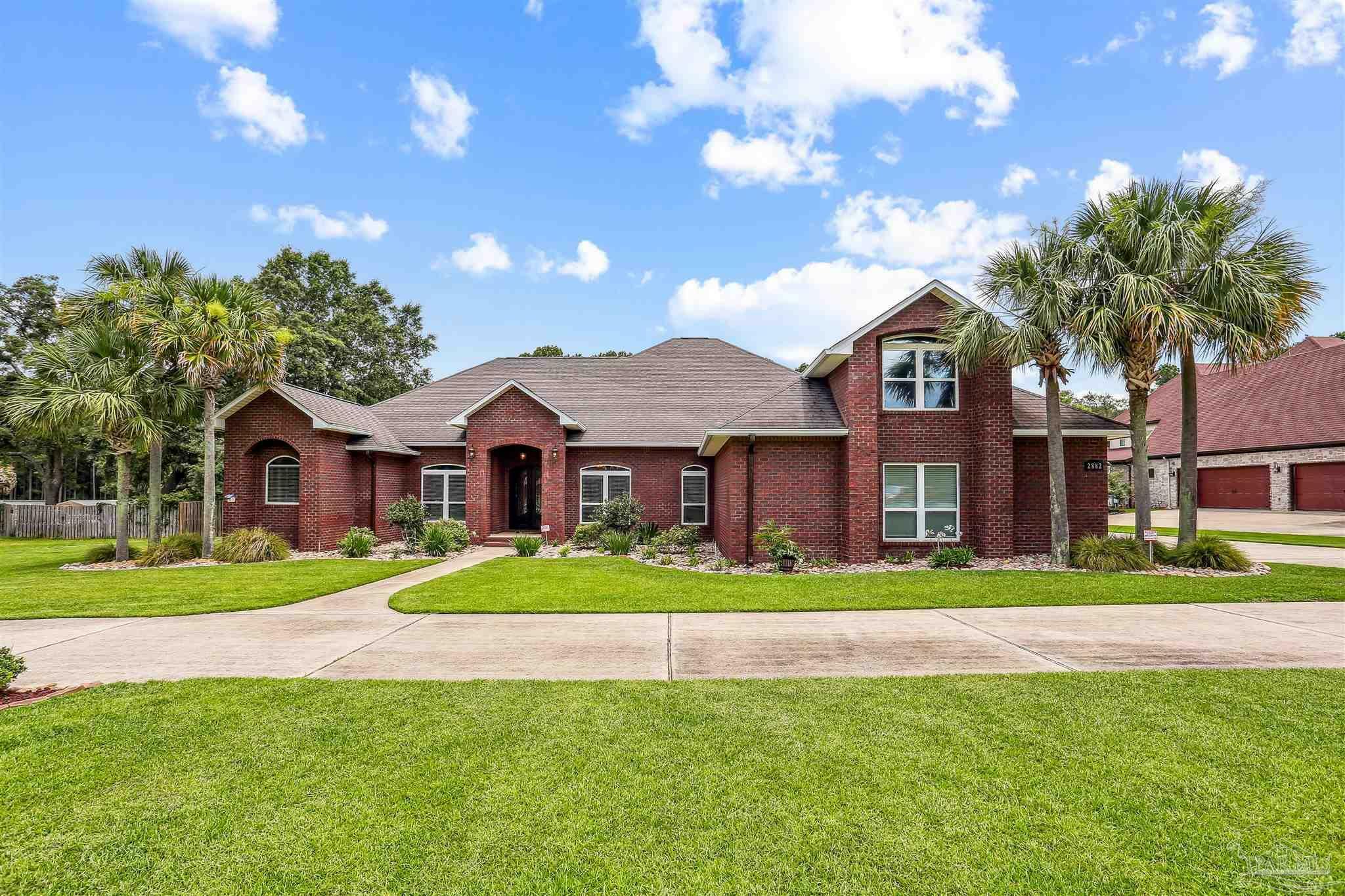 Property Photo: 2882 Tunnel Rd FL 32571