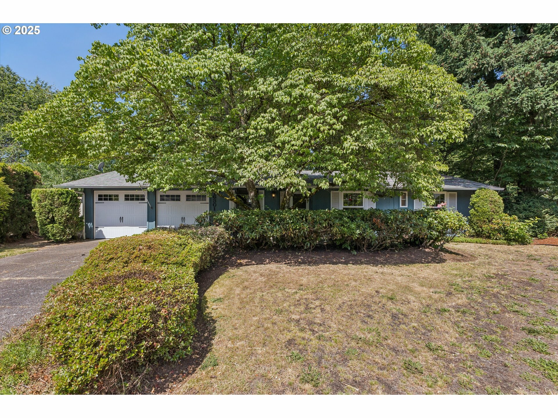 Property Photo: 16301 SE Franklin St OR 97236