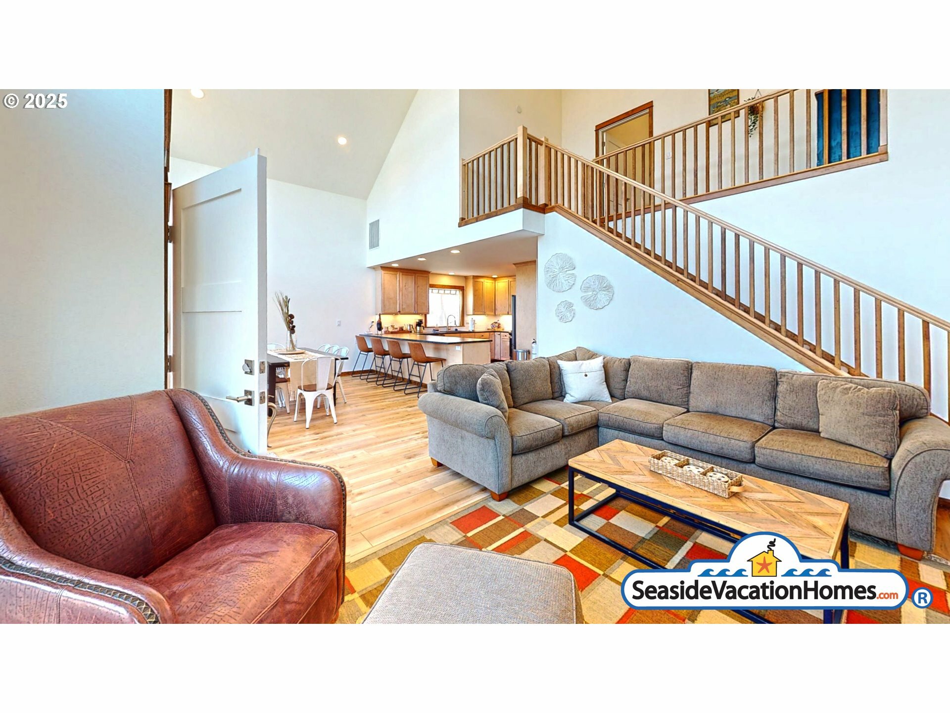 Property Photo: 1560 S Edgewood St OR 97138