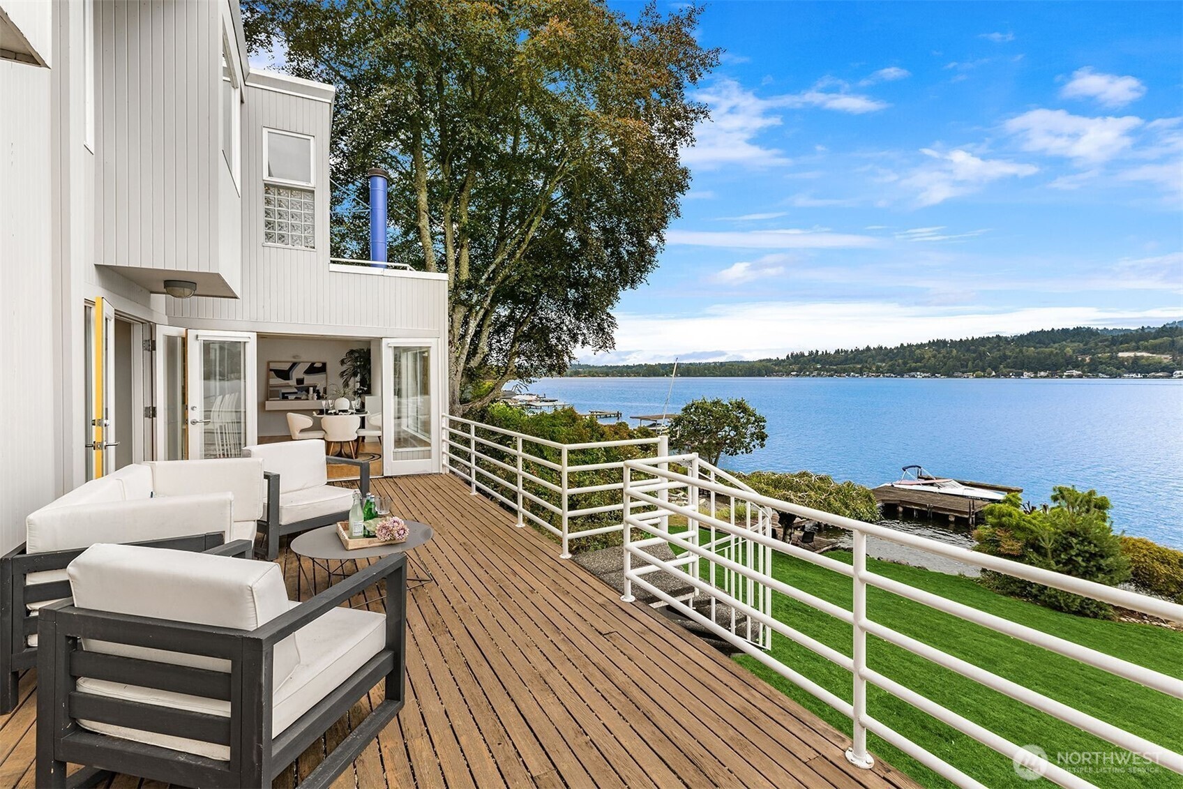 Property Photo: 5438 E Mercer Way WA 98040