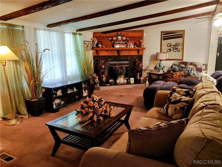 Property Photo: 2550 N Reynolds Avenue FL 34428