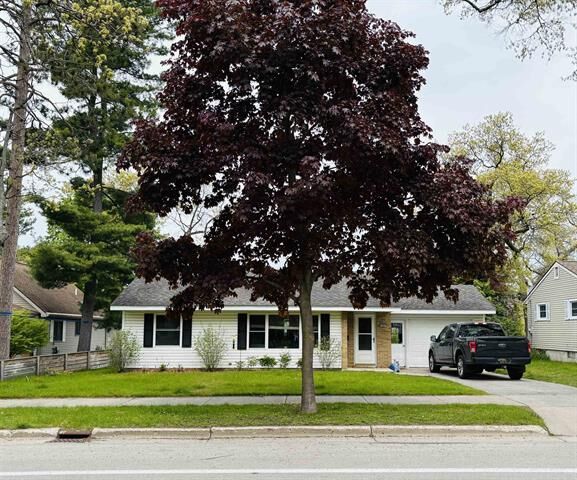 1031 E State Street  Traverse City MI 49686 photo